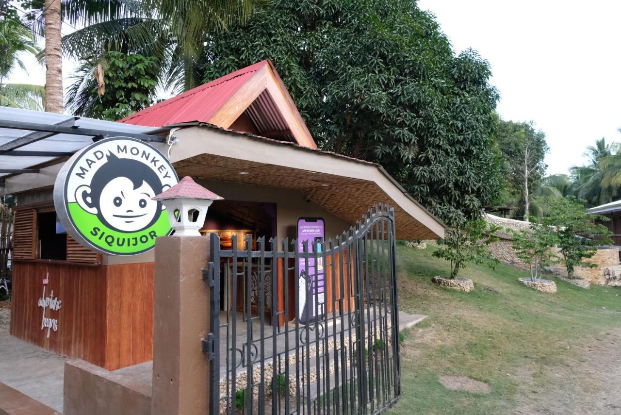 Mad Monkey Siquijor Hostel Kültér fotó